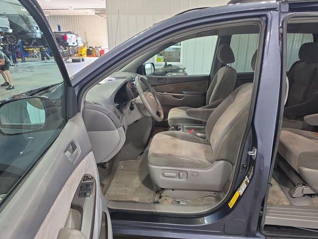 2007 Toyota Sienna 5dr 7-Passenger Van CE FWD (Natl)