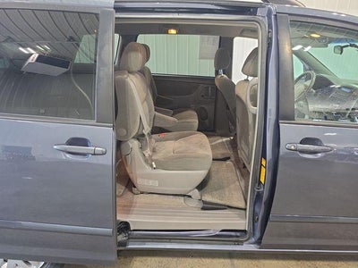2007 Toyota Sienna 5dr 7-Passenger Van CE FWD (Natl)