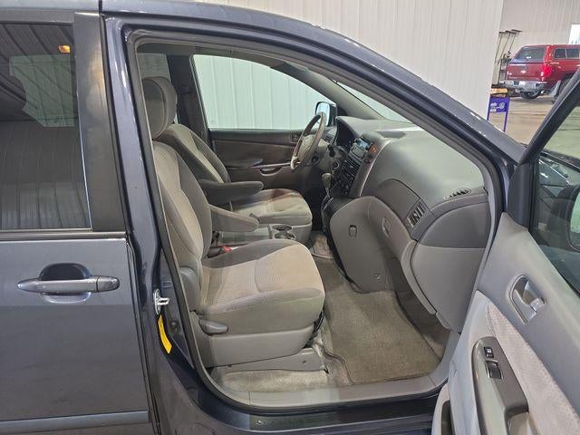 2007 Toyota Sienna 5dr 7-Passenger Van CE FWD (Natl)