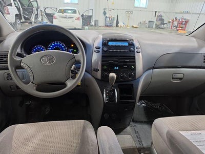 2007 Toyota Sienna 5dr 7-Passenger Van LE FWD (Natl)