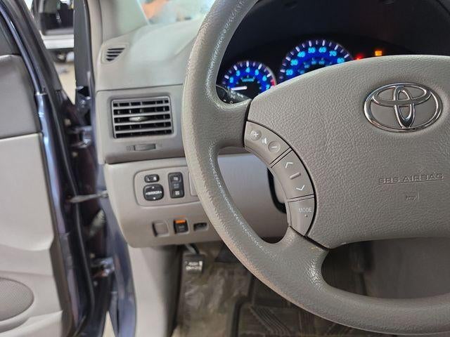 2007 Toyota Sienna 5dr 7-Passenger Van LE FWD (Natl)