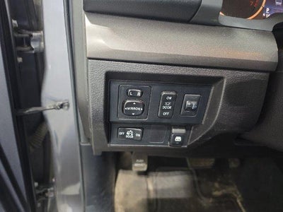 2015 Toyota Tundra 4WD Truck 4WD CrewMax Short Bed 5.7L FFV SR5 (SE)