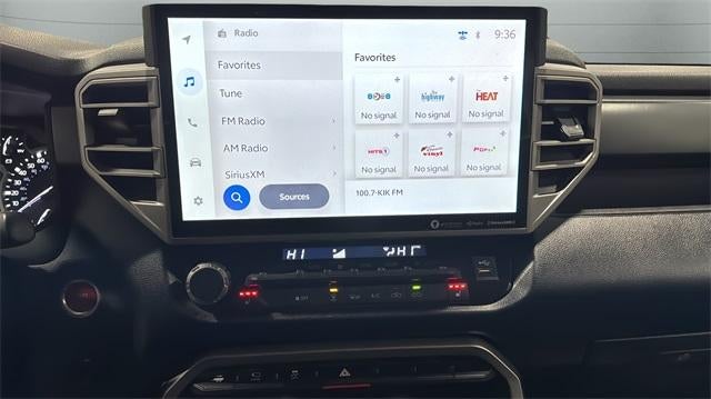 2024 Toyota Tundra 4WD 4WD SR5 CrewMax 5.5' Bed (SE)