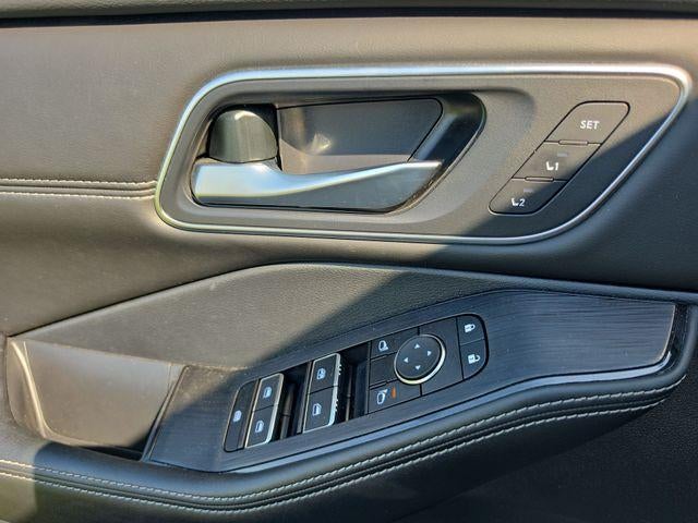 2024 Nissan Rogue AWD Platinum