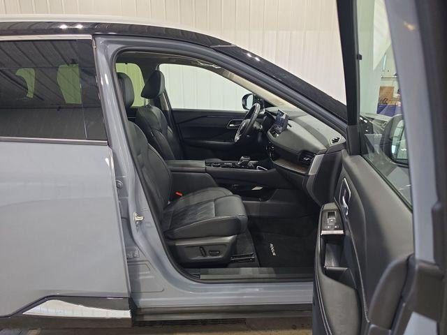 2024 Nissan Rogue AWD Platinum