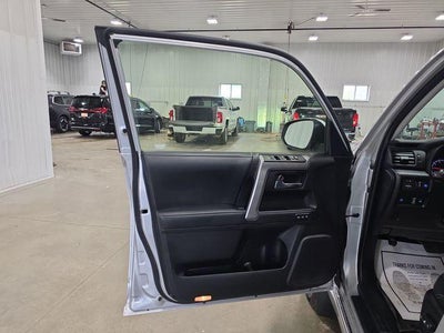 2022 Toyota 4Runner Limited 4WD (Natl)